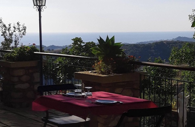 Homerez - Studio with sea view in Badolato