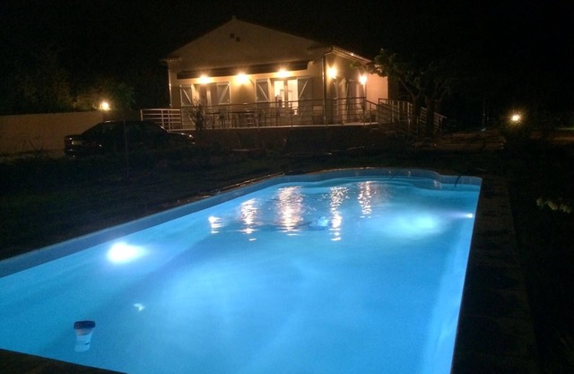 Homerez - Villa for 6 ppl. with swimming-pool, garden and terrace at Gardanne