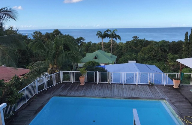 Homerez - Villa in Pointe-Noire, sea view