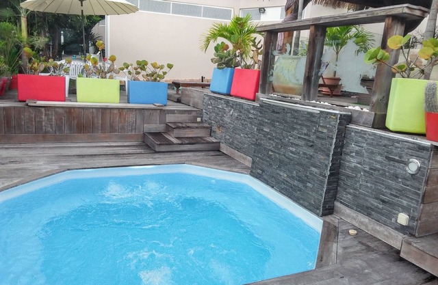 Homerez - Villa in Sainte-Anne + Jacuzzi