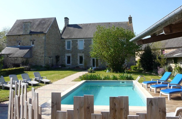 Homerez - Villa With swimming pool