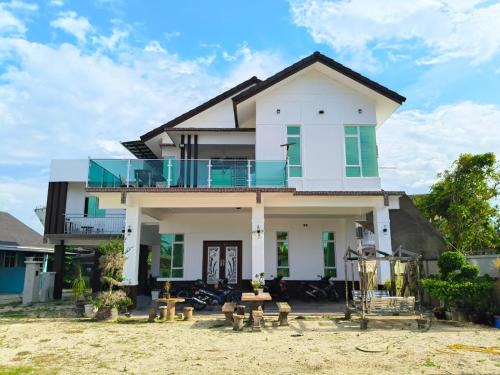 Homestay and roomstay Din 5555