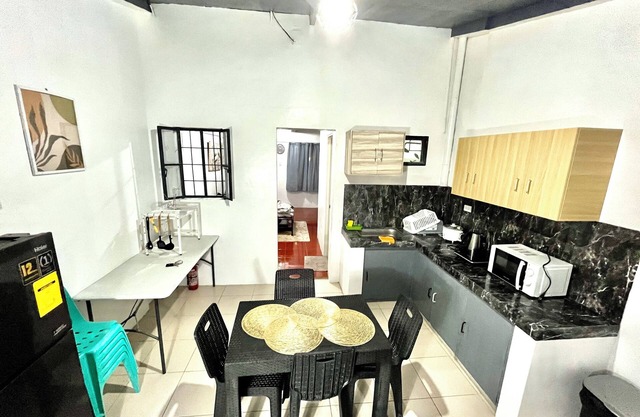 Homestay @ Tierra Vista near SM Dasma w/Netflix & Wifi