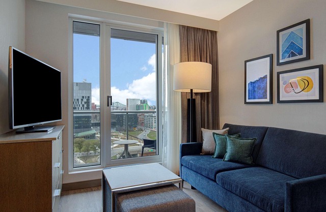 Homewood Suites by Hilton Montreal Downtown, QC