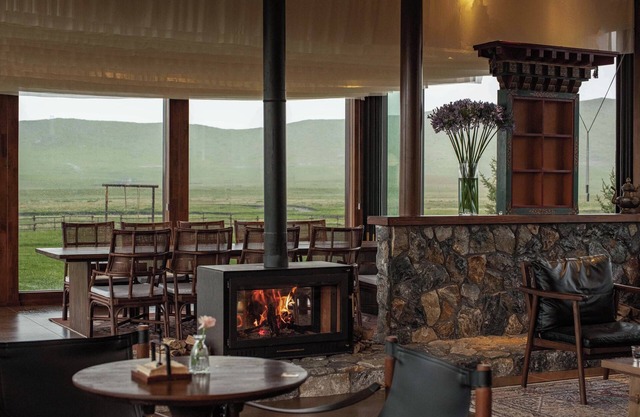 Hongyuan Weilu Nomadic Luxury Camp