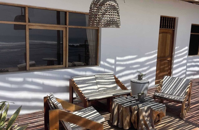 HOP MAR surfea las mejores olas de Puemape