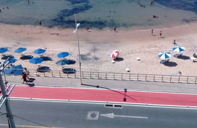 Hosp in Salvador by the sea with services included.