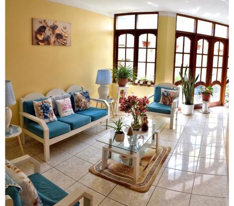 Hospedaje La Casa Blanca