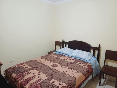 HOSPEDAJE ALVARADO - Matrimonial - 301 - Bueno Bonito y Barato