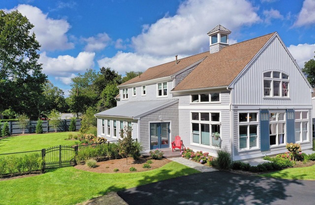 Host a RETREAT w/Yoga room, for large groups, Cape Cod 8bedrooms,huge space!