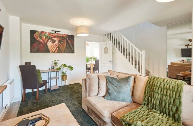 Host & Stay | Cornflower Way