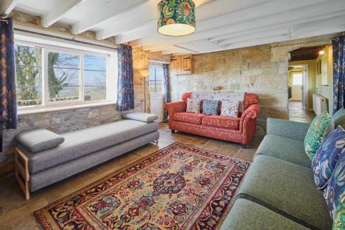 Host & Stay - Lop Hall