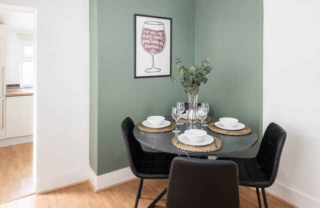 Host & Stay | Pontcanna Mews