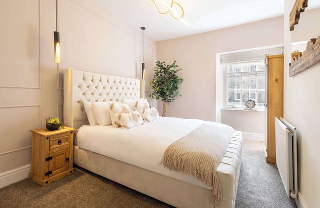 Host & Stay | Yule House