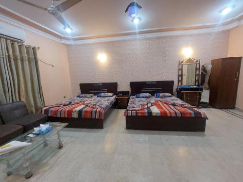 HostHub Guest House Gulshan iqbal