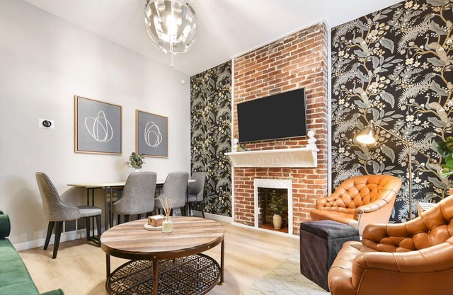 ★ HostWise Stays ★ Stunning Remodel, Off-Street Parking, Amazing Location!
