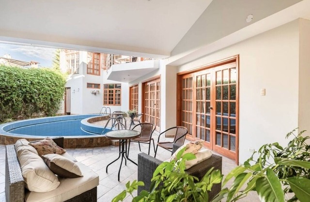 Hot Springs pool in historic Baños del Inca, 10 min. from Cajamarca, sleeps 12