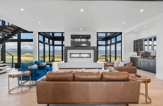 Hot Tub, 23 Mi to Grand Targhee: Luxe Retreat