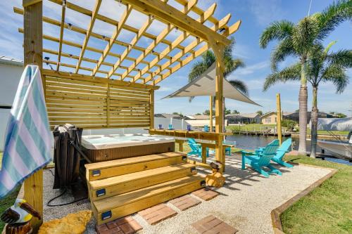 Hot Tub and Pool Cape Coral Oasis!