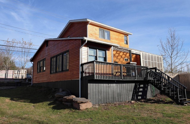 Hot tub Completely private Fenced yard with Pool and Hot tub near Hunter MT