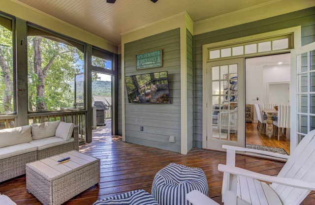 Hot Tub Downtime, Fireside Chats & Movie Nights Within 8,000-Acre Community - Mountain Grove Lodge