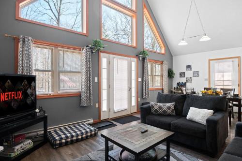 Hot Tub Fire-place Game Room Arrowhead Lake