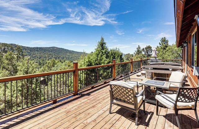 Hot Tub + Game Room: Mtn-View Retreat in Big Bear!