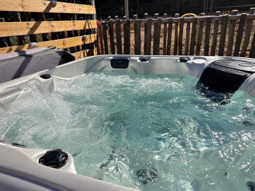 Hot Tub Garden & Great Wall Villa
