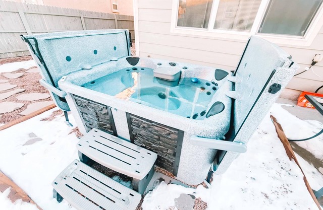 Hot Tub, King Beds, Pet Friendly Close to I25