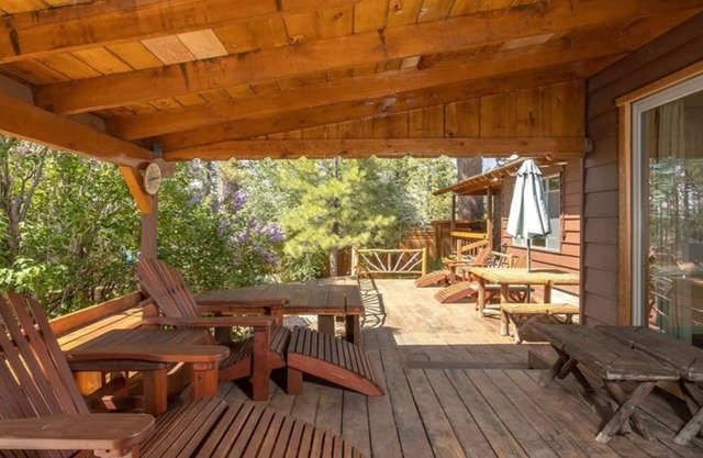 Hot Tub Near Lake Kellys Kottage