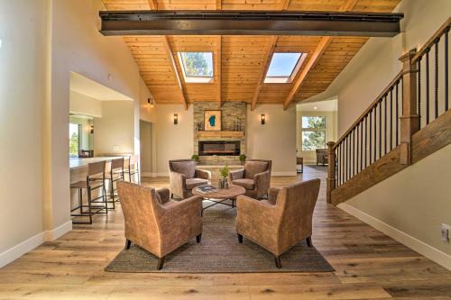 Hot Tub, Pool Table Luxe Reno Chalet with Mtn View!