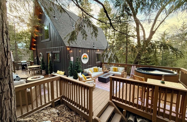 Hot Tub, Secluded A-Frame, Fire place