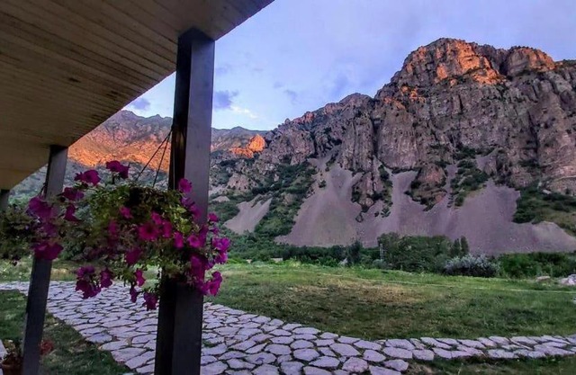 Hotel Arevi Yeghegis