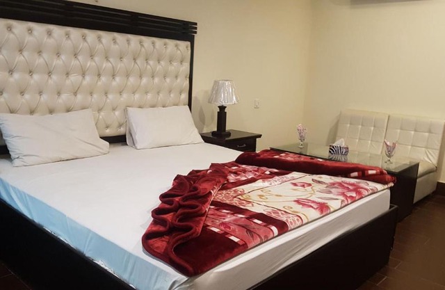 Hotel Civic - Gujranwala