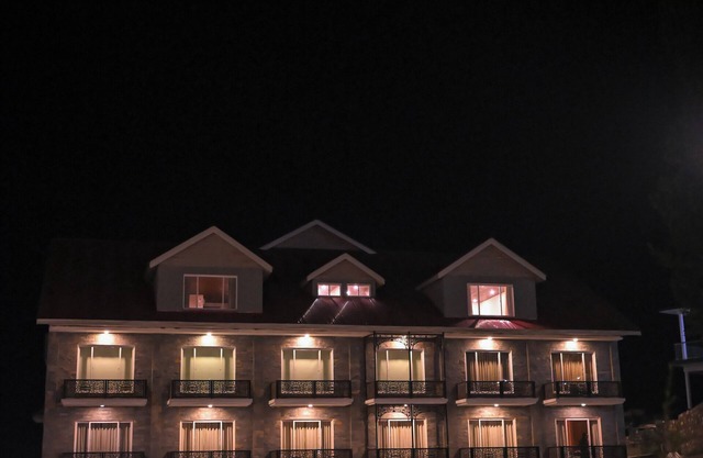 Hotel DeManchi By The Leaf