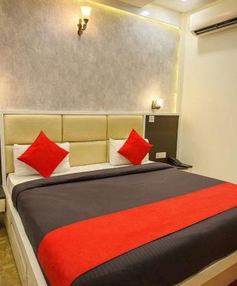Hotel Dolphin Palace Family Rooms - Near Taj mahal - Affordable Stay -