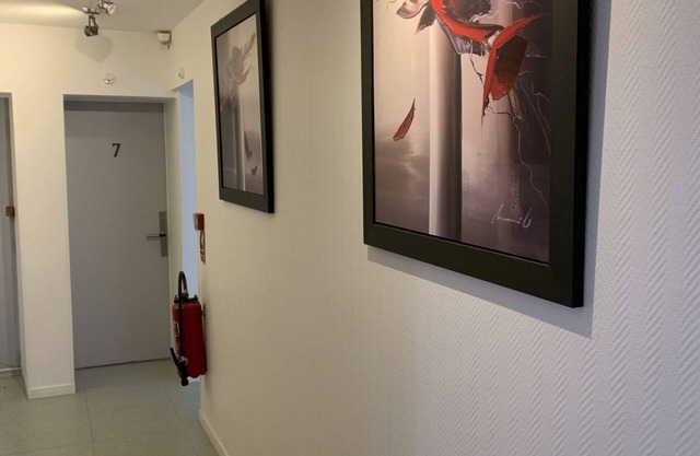 Hotel less than 10 minutes from Disneyland Paris.