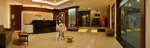 HOTEL NIVETHA INN