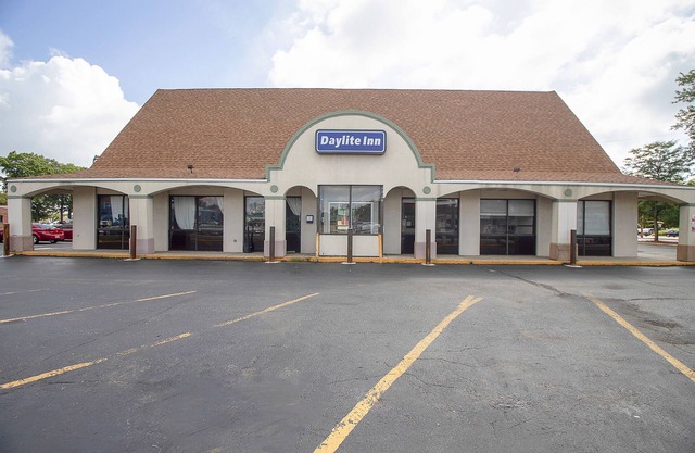 Hotel O Daylight Inn Elkhart I-90, IN