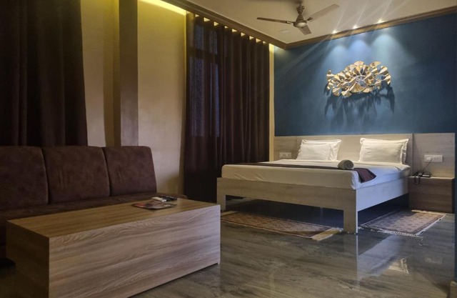HOTEL SAI PALACE
