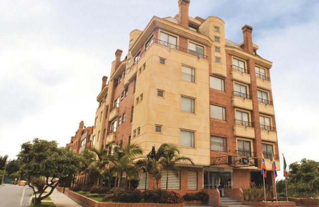 Hotel Suites 108