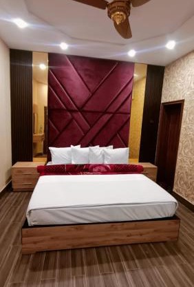 Hotel The Edition Multan