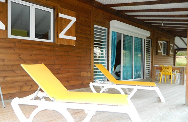 House 200 m from the beach <>46 euros per night and per person/ in an ideal setting.