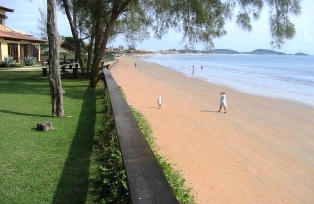 House 3 bedrooms 2suites in beach front cond - 2 suites