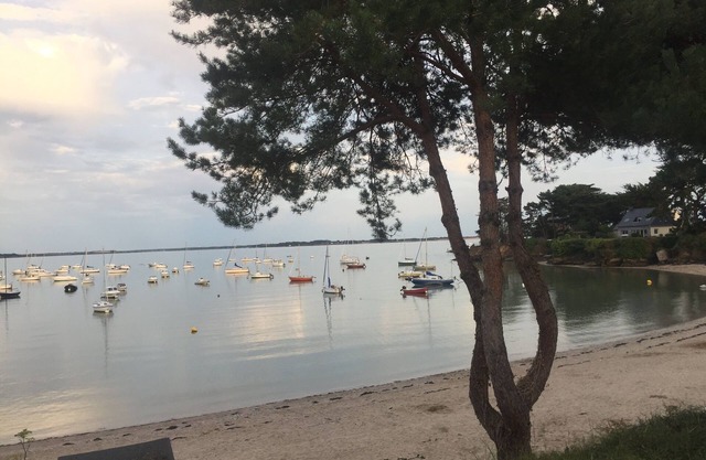 House 30 m from the beach - 6 people -3 BR- 2 bicycles - Wi-Fi - garden