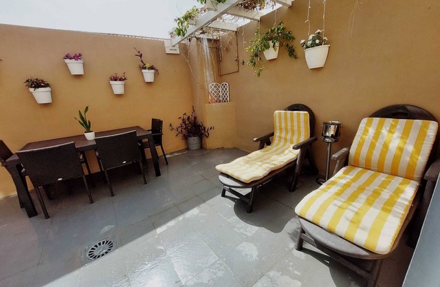 House 5 min from the South Airport-Ideal for families-Children's play area-Terrace-BBQ