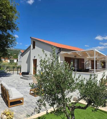 House Angelina