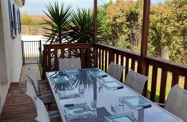 House, beach road in Folelli