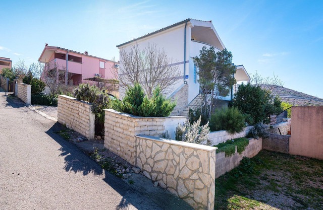 House Bonaca (96338-K1) - Rovanjska