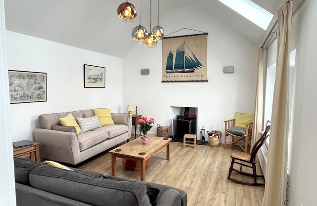 House By The Sea, breathtaking views of the Mory Firth you will never forget .